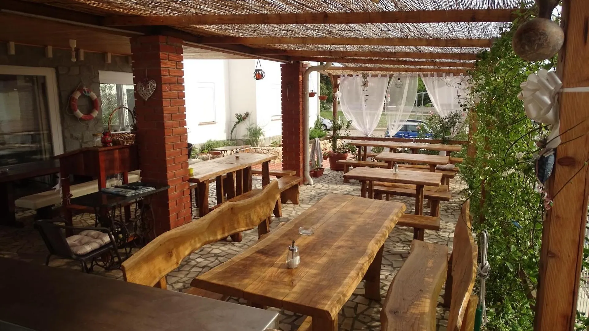 Accommodation With An Experience!!! Hostel Kantun Punat